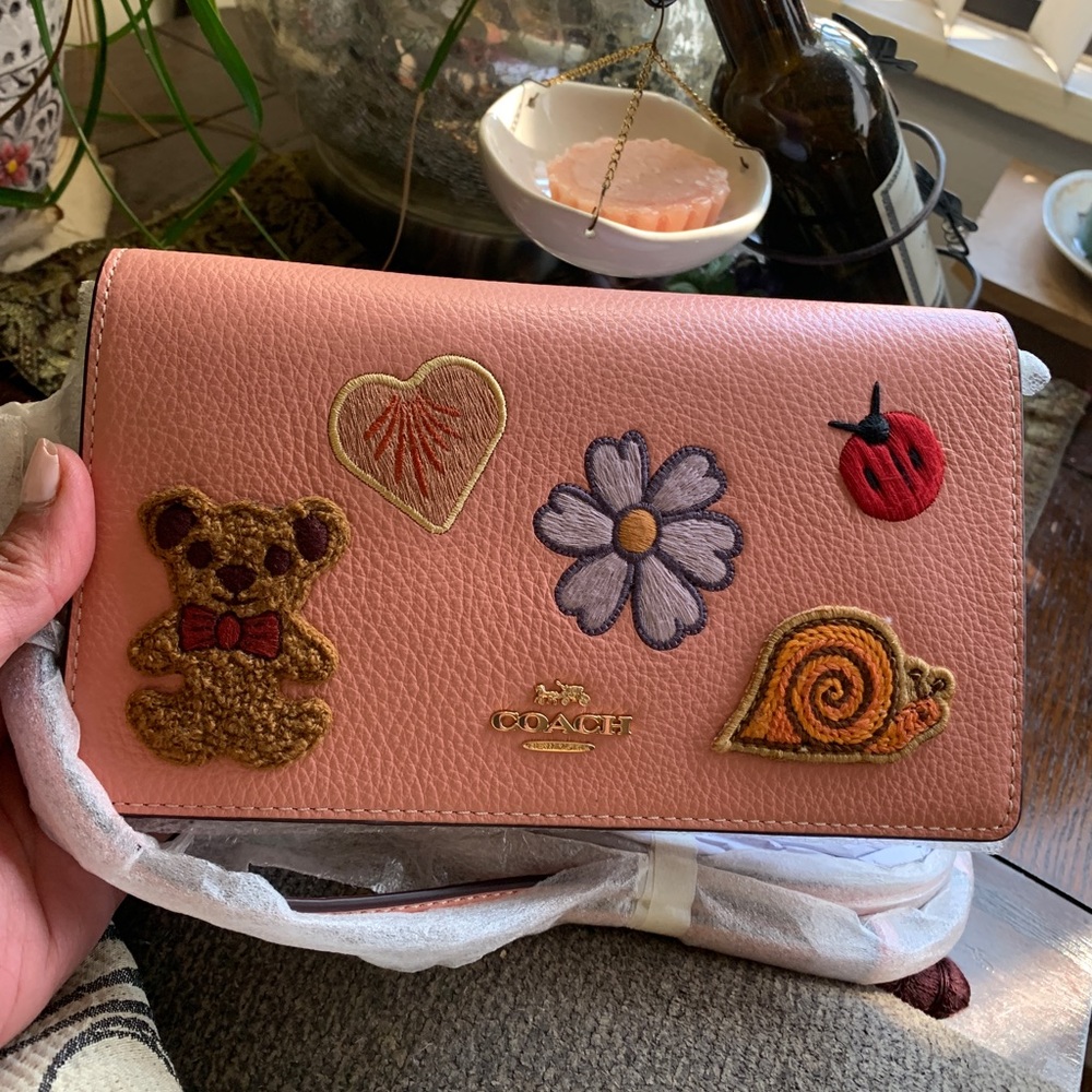 LIMITED EDITION 🔥Authentic COACH 1941 pebbled Leather patches Flap snap Crosby